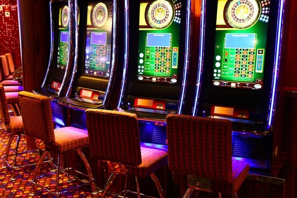 Our kiatoto live dealer studio with Dragon Tiger Sic Bo roulette and slot category notes